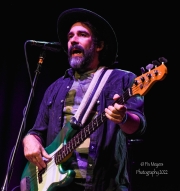 Steve-Earle-The-Dukes-11
